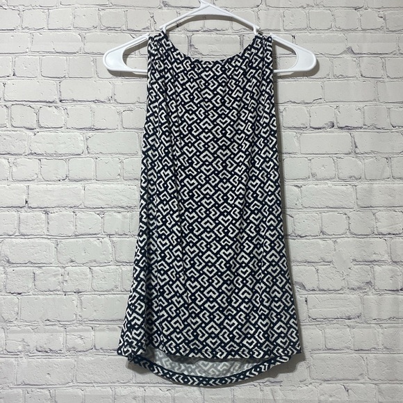 Max studio no sleeves blouse - Picture 4 of 8